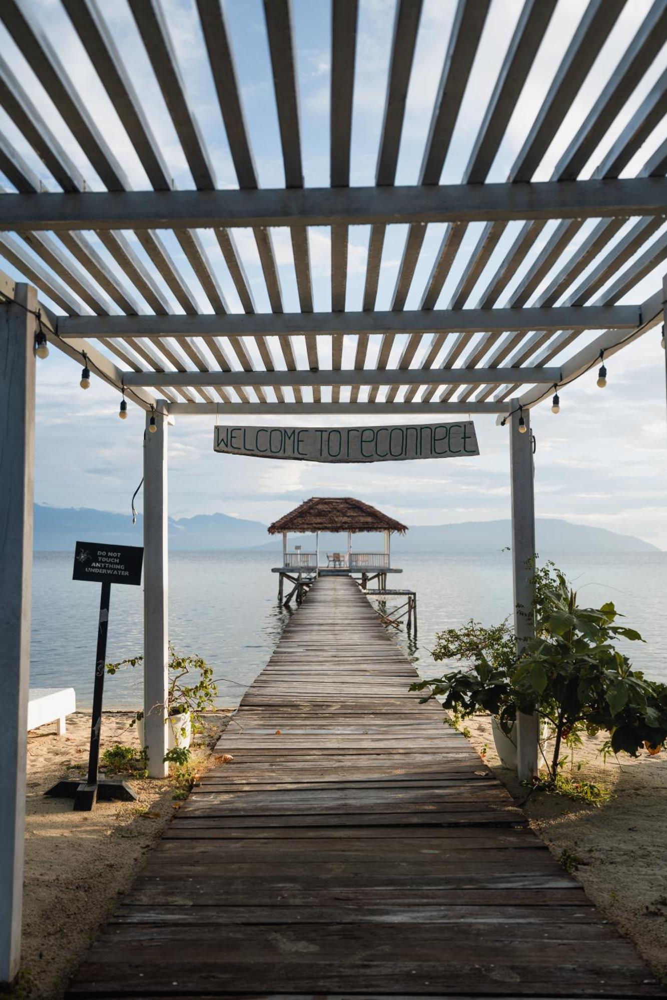 Reconnect - Private Island Resort & Dive Center Togean - Buka Buka Island Ampana Ngoại thất bức ảnh
